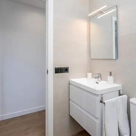 Lea Modern Attic Escape With Peaceful Terrace *