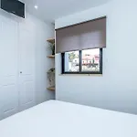 شقة Lea Modern Attic Escape With Peaceful Terrace