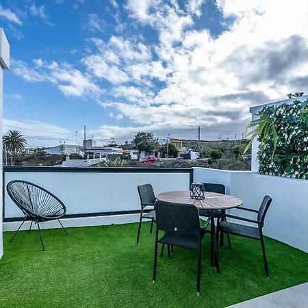 Lea Modern Attic Escape With Peaceful Terrace