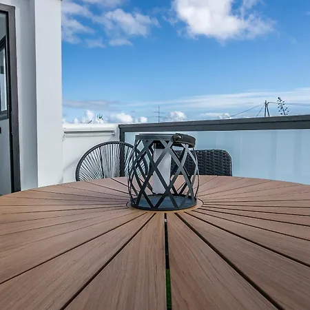 Modern Attic Escape With Peaceful Terrace Apartment *