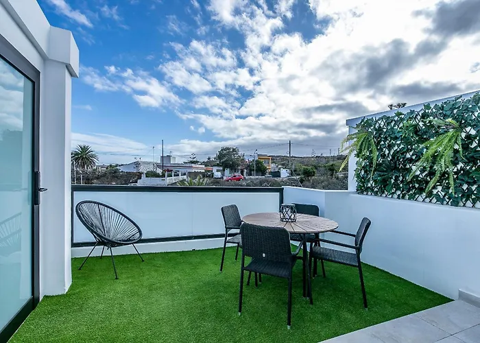 Lea Modern Attic Escape With Peaceful Terrace