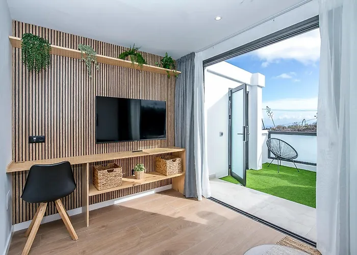 Apartmán Lea Modern Attic Escape With Peaceful Terrace Santa Cruz de Tenerife