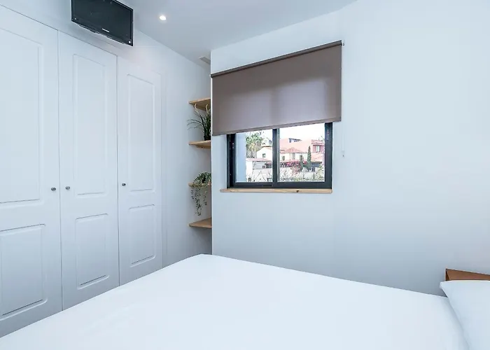 Apartmán Lea Modern Attic Escape With Peaceful Terrace