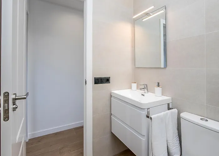 Lea Modern Attic Escape With Peaceful Terrace *