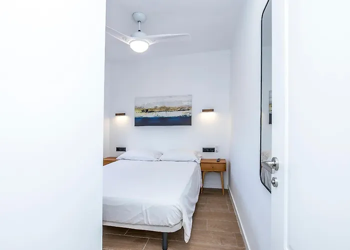 Lea Modern Attic Escape With Peaceful Terrace Apartament