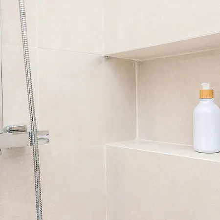 Lea Modern Attic Escape With Peaceful Terrace *