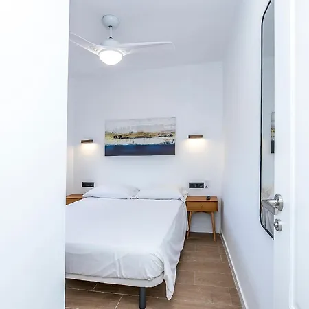 Lea Modern Attic Escape With Peaceful Terrace 公寓